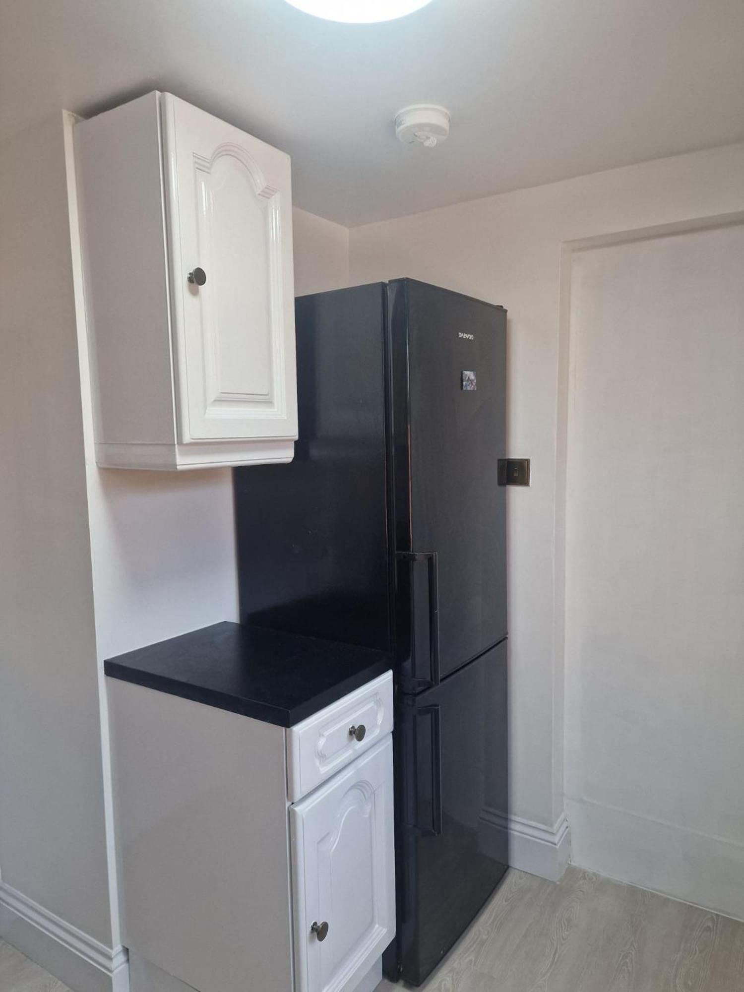 Studio Flat On Straight Road, Harold Hill, Havering Eksteriør bilde